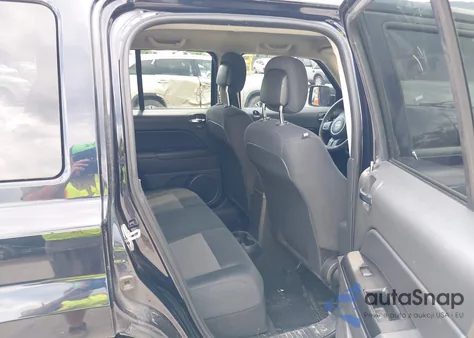 2011 Jeep Patriot Sport z USA, uszkodzony, nr VIN 1J4NF1GB2BD149145